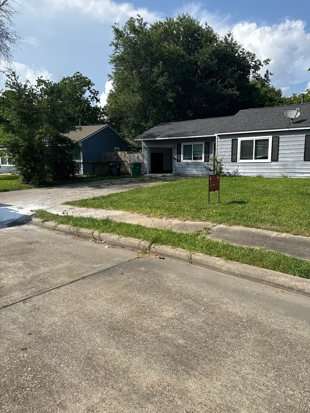 Alpha Omega Junk Removal — photo from the business 7