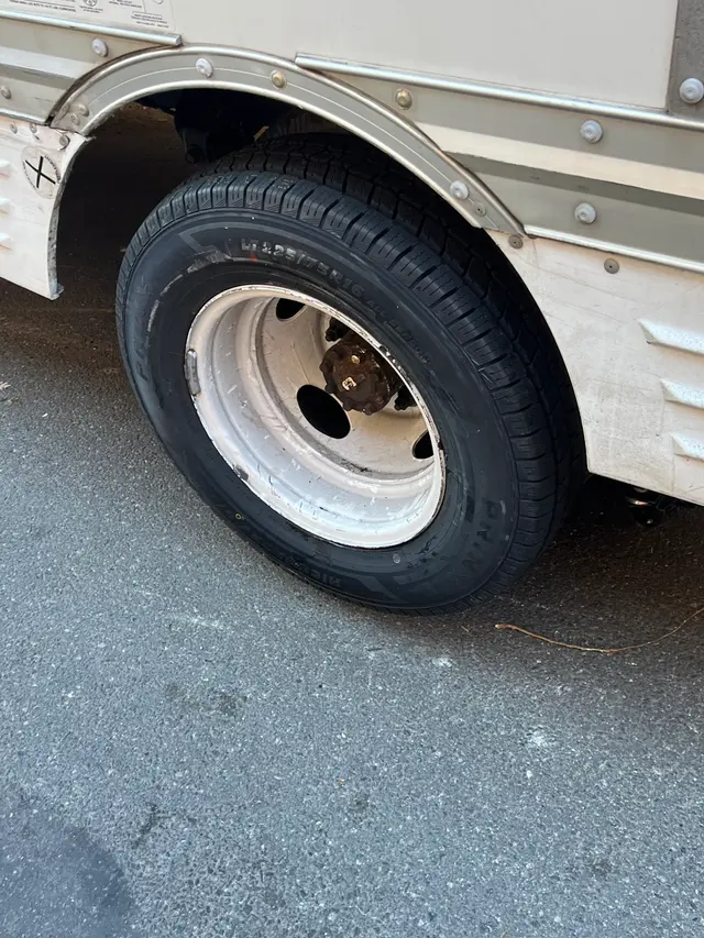 Get in, Get out 24 hour roadside — photo from the business 9