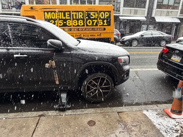 Get in, Get out 24 hour roadside — photo from the business 1