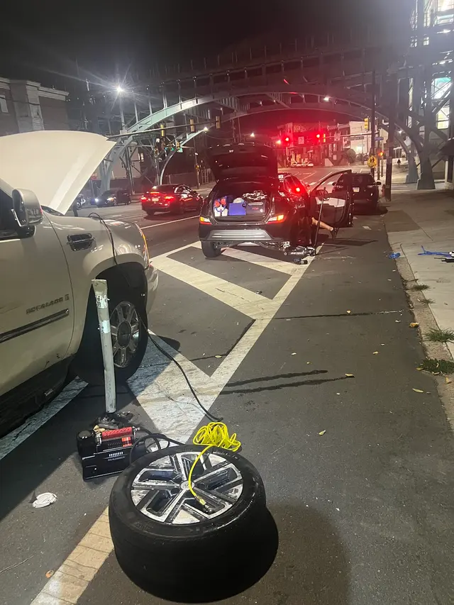 Get in, Get out 24 hour roadside — photo from the business 4