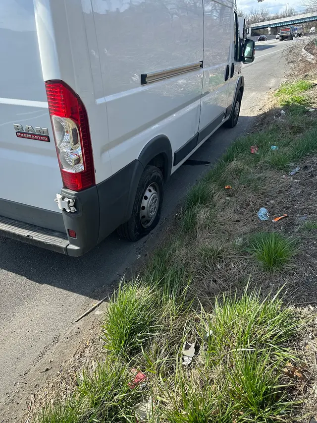 Goldmens Mobile Tire | Towing | Mobile Battery | Roadside Assistance — customer photo 4