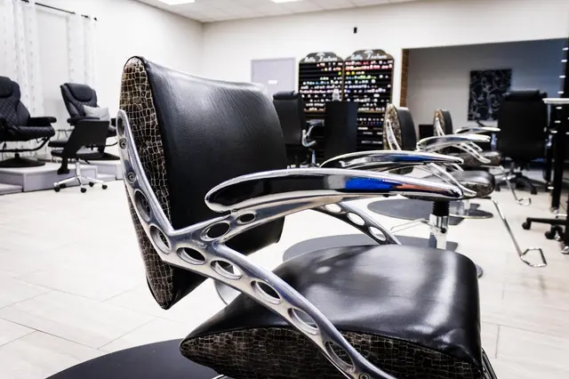 Bella Fontana — photo from the business 10