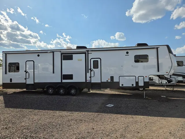 Fiberglass WorX – RV Repair, RV Roof & RV Detailing — customer photo 3