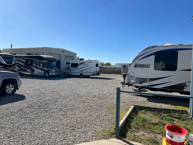 Fiberglass WorX – RV Repair, RV Roof & RV Detailing — customer photo 9