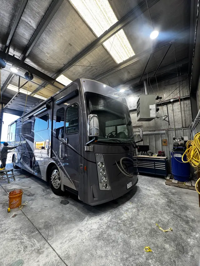 Fiberglass WorX – RV Repair, RV Roof & RV Detailing — photo from the business 7