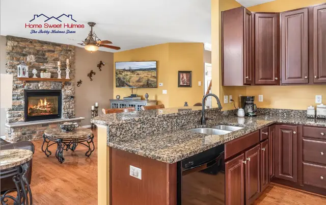 TOP RATED / AWARD WINNING REALTOR - THE BOBBY HULMES TEAM - Iron Valley Real Estate of Berks — photo from the business 9