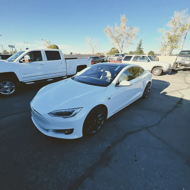 Cali Auto Glass — photo from the business 9