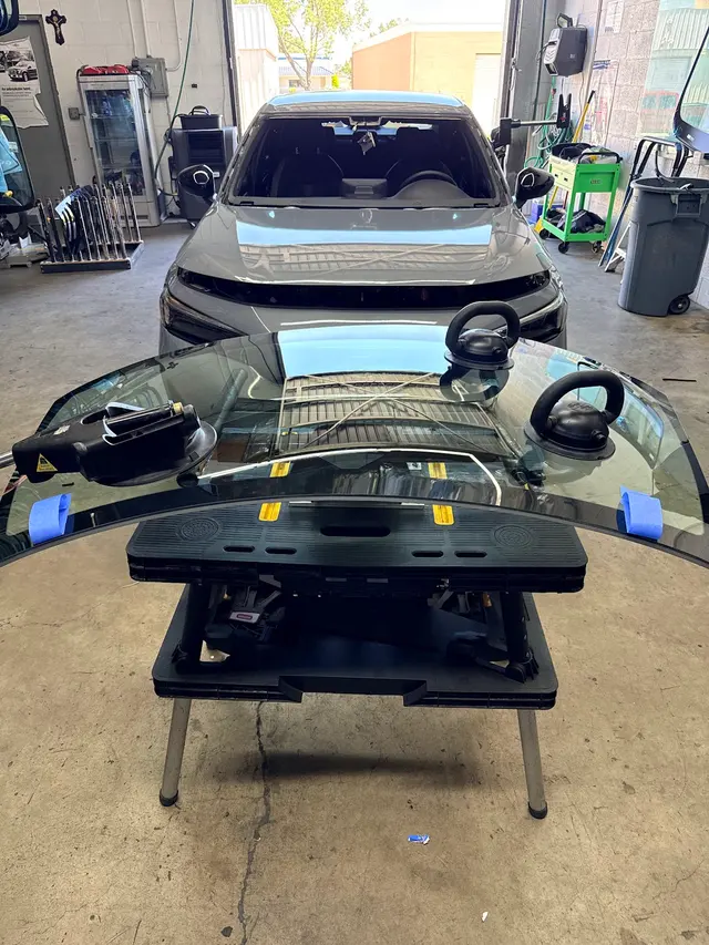 Cali Auto Glass — photo from the business 10