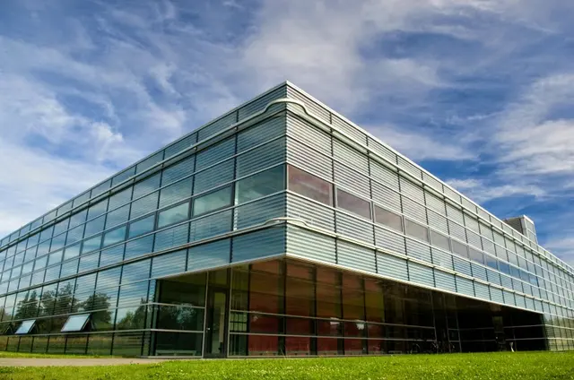 Vern's Glass — photo from the business 10