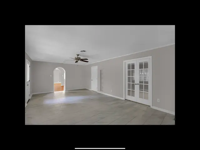Spencer Buys Houses — photo from the business 10