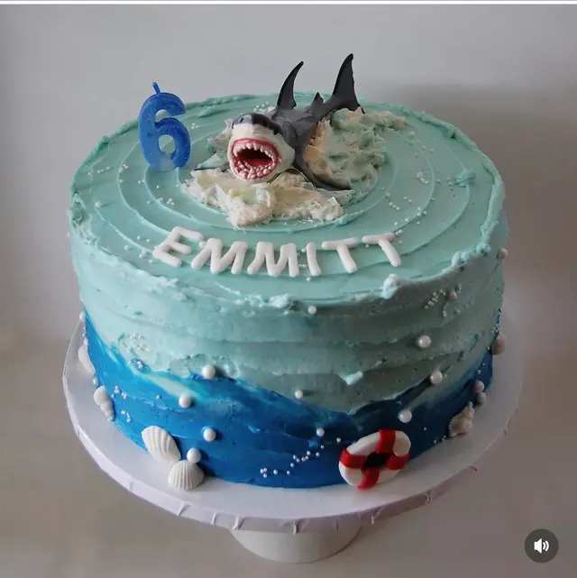 Customer photo of work by Chantilly Cakes, from Tracy Gaytan's review