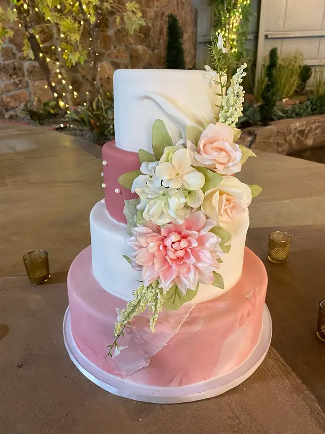Chantilly Cakes — photo from the business 8