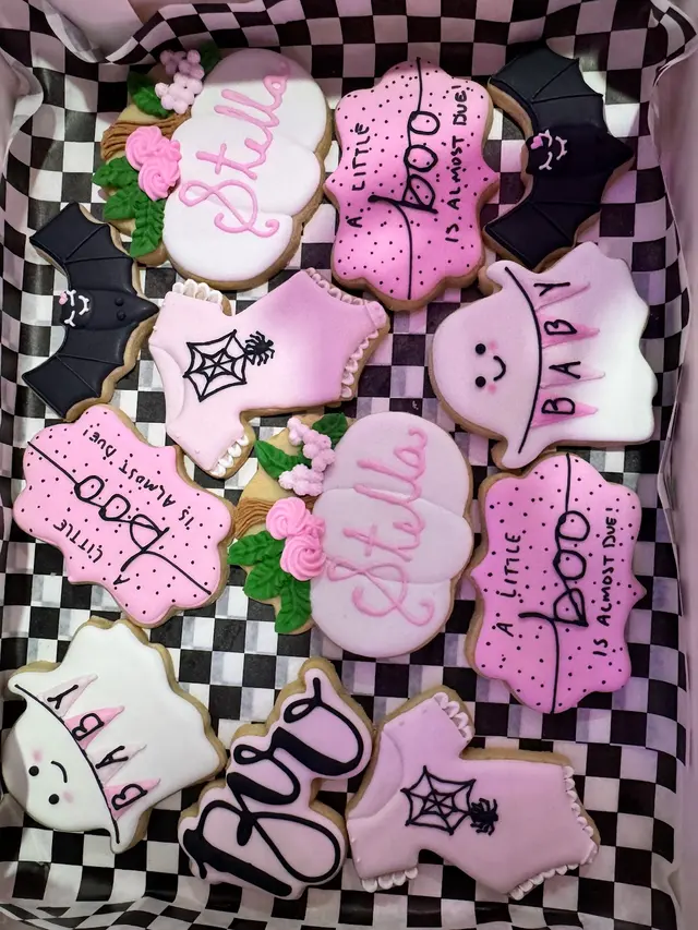 Customer photo of work by Baking Me Crazies, from Kelly Carnes's review