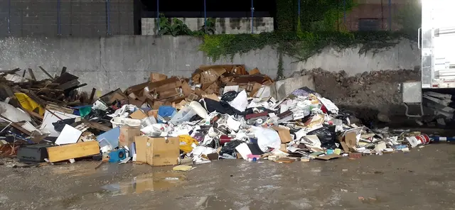 KCSH Cleanout — photo from the business 11