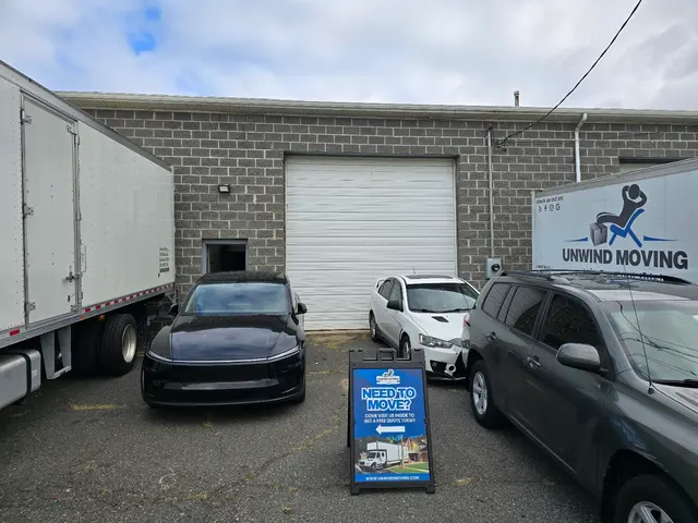 Unwind Moving — photo from the business 7