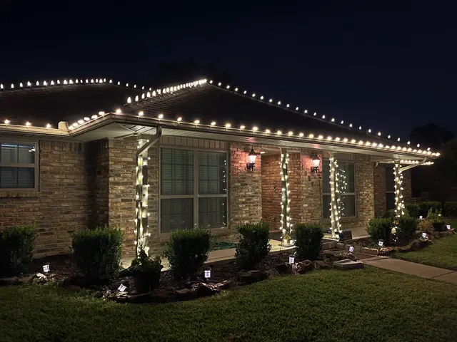 Illumigreat Christmas Light Installers — photo from the business 3