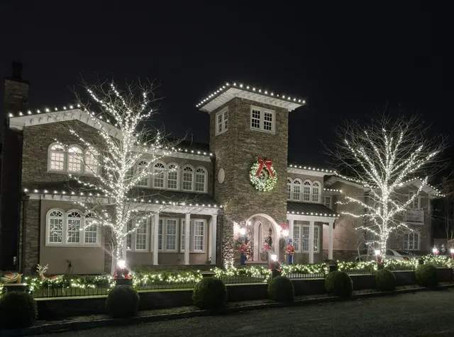 Illumigreat Christmas Light Installers — photo from the business 5