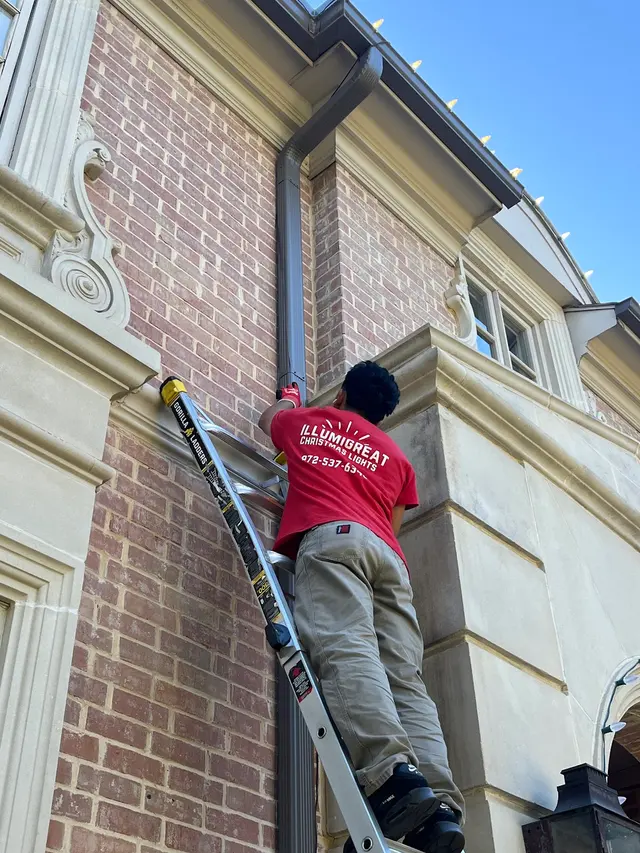 Illumigreat Christmas Light Installers — photo from the business 10