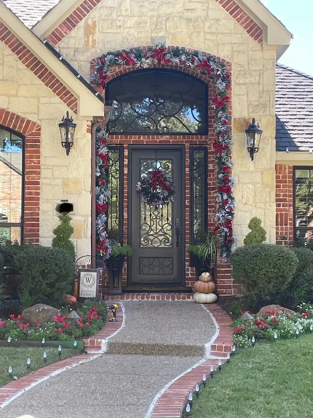 Rooftop Holiday Lighting — photo from the business 4