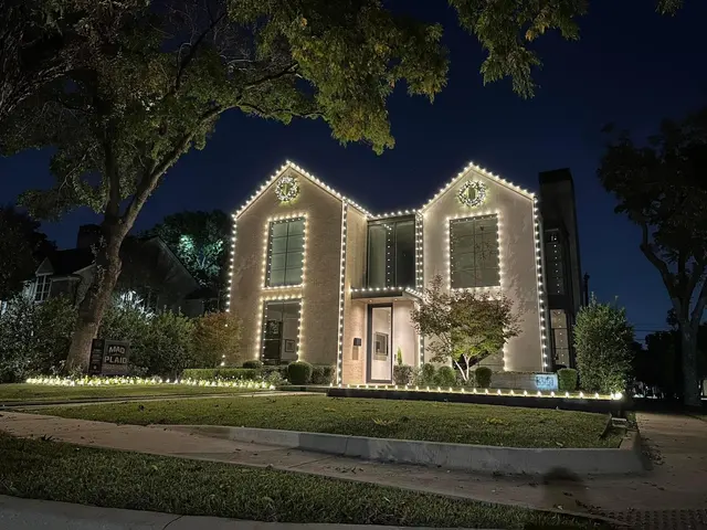 The Christmas Lights Experts — photo from the business 5