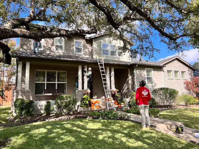 The Christmas Lights Experts — photo from the business 12