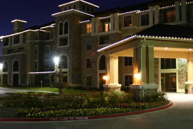 Christmas Light Installer — photo from the business 7