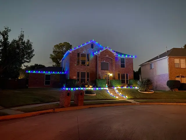 Christmas Light Installer — customer photo 2