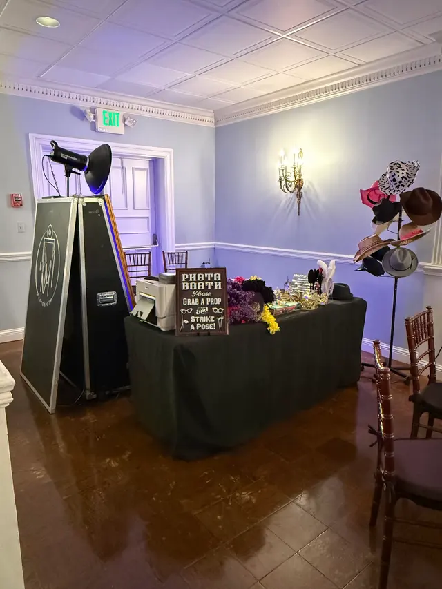 My Magic Mirror Photo Booth — photo from the business 4