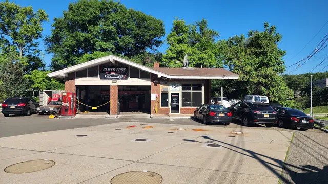 Cliffs Edge Automotive — photo from the business 9