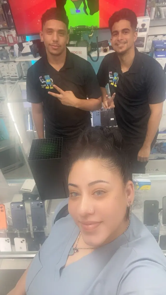 Mr Phone Pro Lakeland | Samsung, iPad , Cell Phone & iPhone Repair | Computer, Game Console, Xbox & Ps5 Repair — customer photo 6