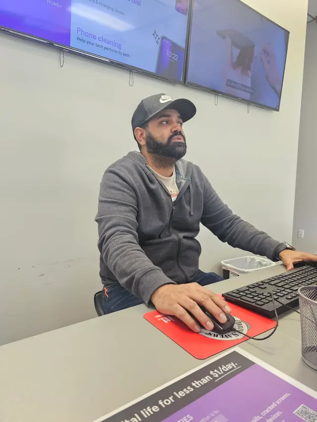 uBreakiFix - Phone and Computer Repair — customer photo 10