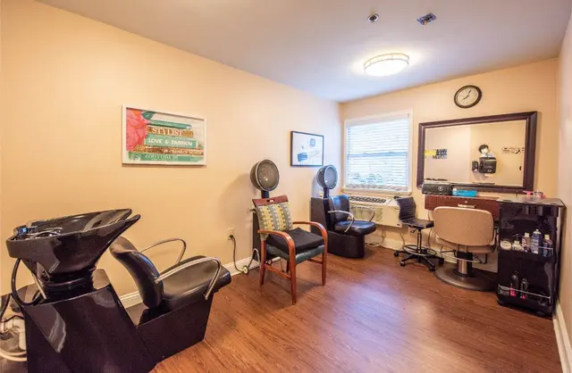 Highlands Senior Living Norcross — photo from the business 7