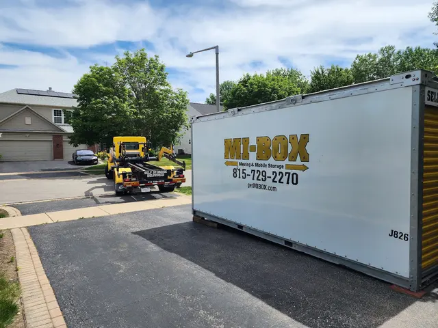 MI-BOX Moving & Mobile Storage of Chicagoland — customer photo 3