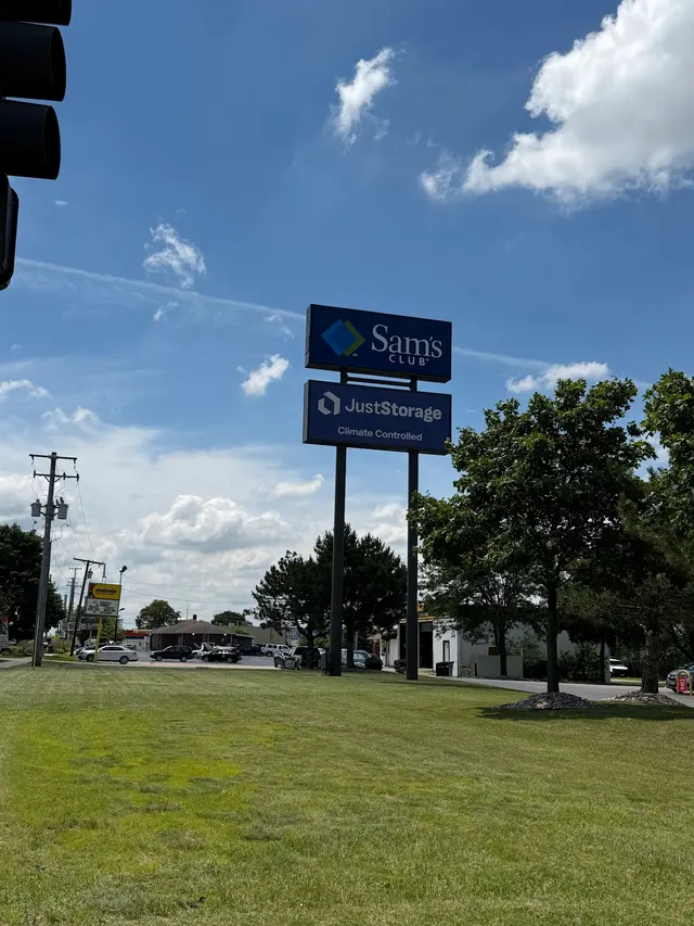 JustStorage — photo from the business 7