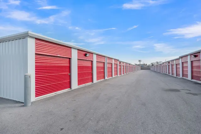 JustStorage — photo from the business 5