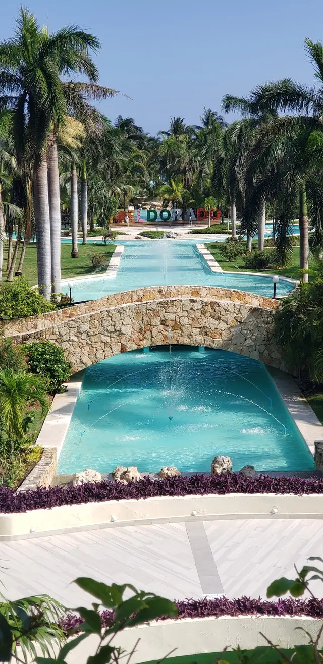 Cruise Planners — photo from the business 7