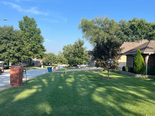 Lampson Lawn Service LLC — photo from the business 3