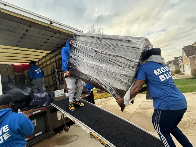 Blue Men Moving | Columbus — photo from the business 4