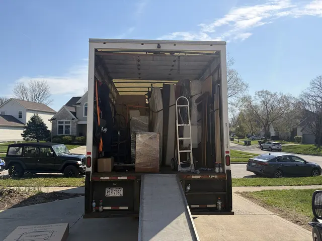 Blue Men Moving | Columbus — photo from the business 12