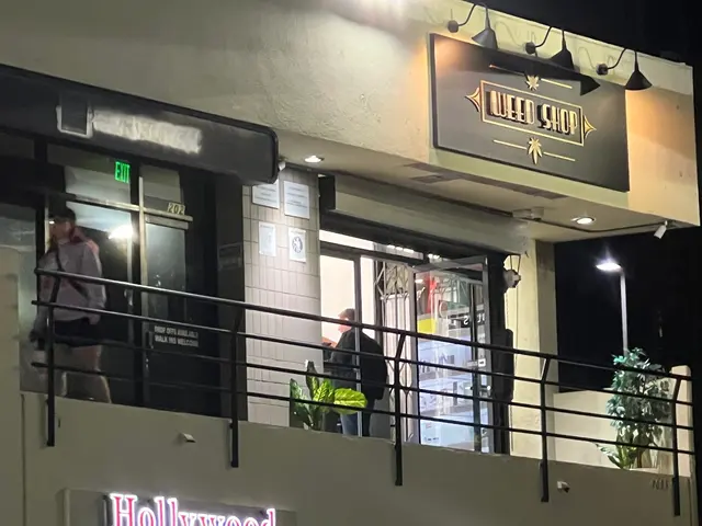 Weed Shop Hollywood — customer photo 1