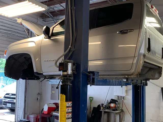 Harvey's Collision Centers — photo from the business 4
