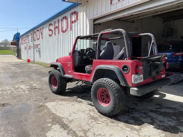 Jose's Body Shop — photo from the business 12