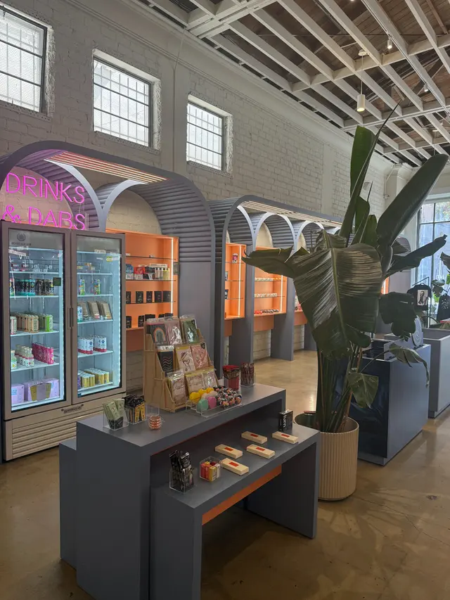 Green Qween Weed Dispensary Los Angeles — photo from the business 5