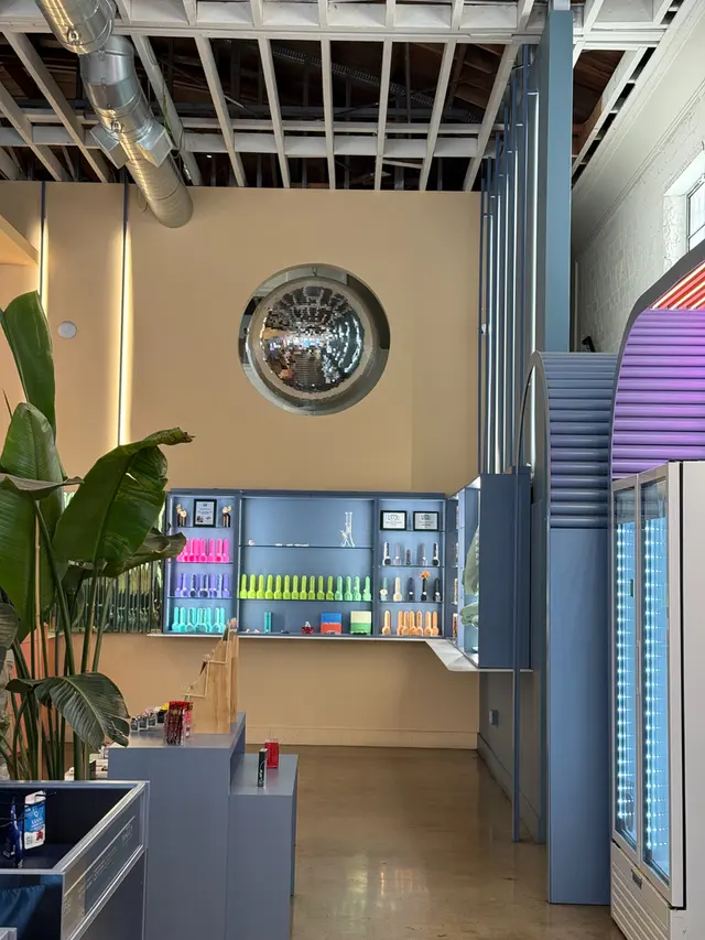 Green Qween Weed Dispensary Los Angeles — photo from the business 1