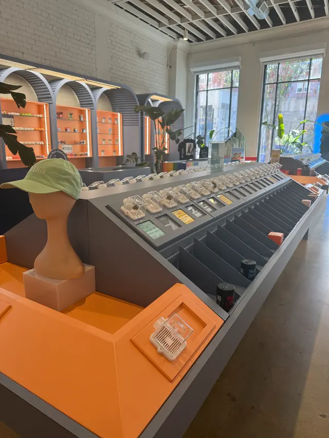 Green Qween Weed Dispensary Los Angeles — photo from the business 3