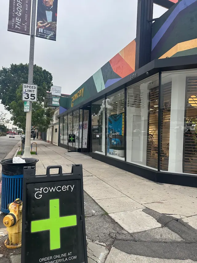 Eaze Weed Delivery & Dispensary Los Angeles — customer photo 9