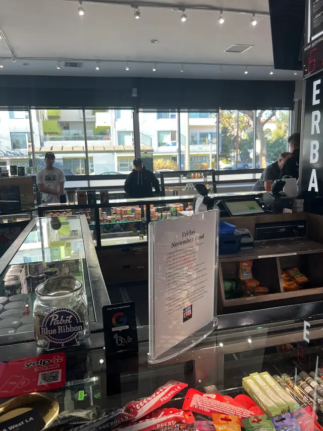 ERBA Markets - Weed Dispensary West Los Angeles — customer photo 2