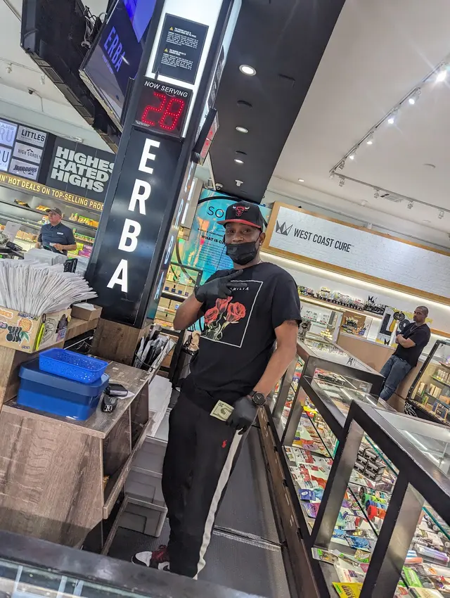 ERBA Markets - Weed Dispensary West Los Angeles — customer photo 12
