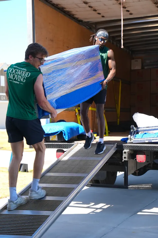 Dogwood Moving Co. — photo from the business 8