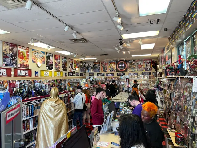 MaximuM Comics — customer photo 10